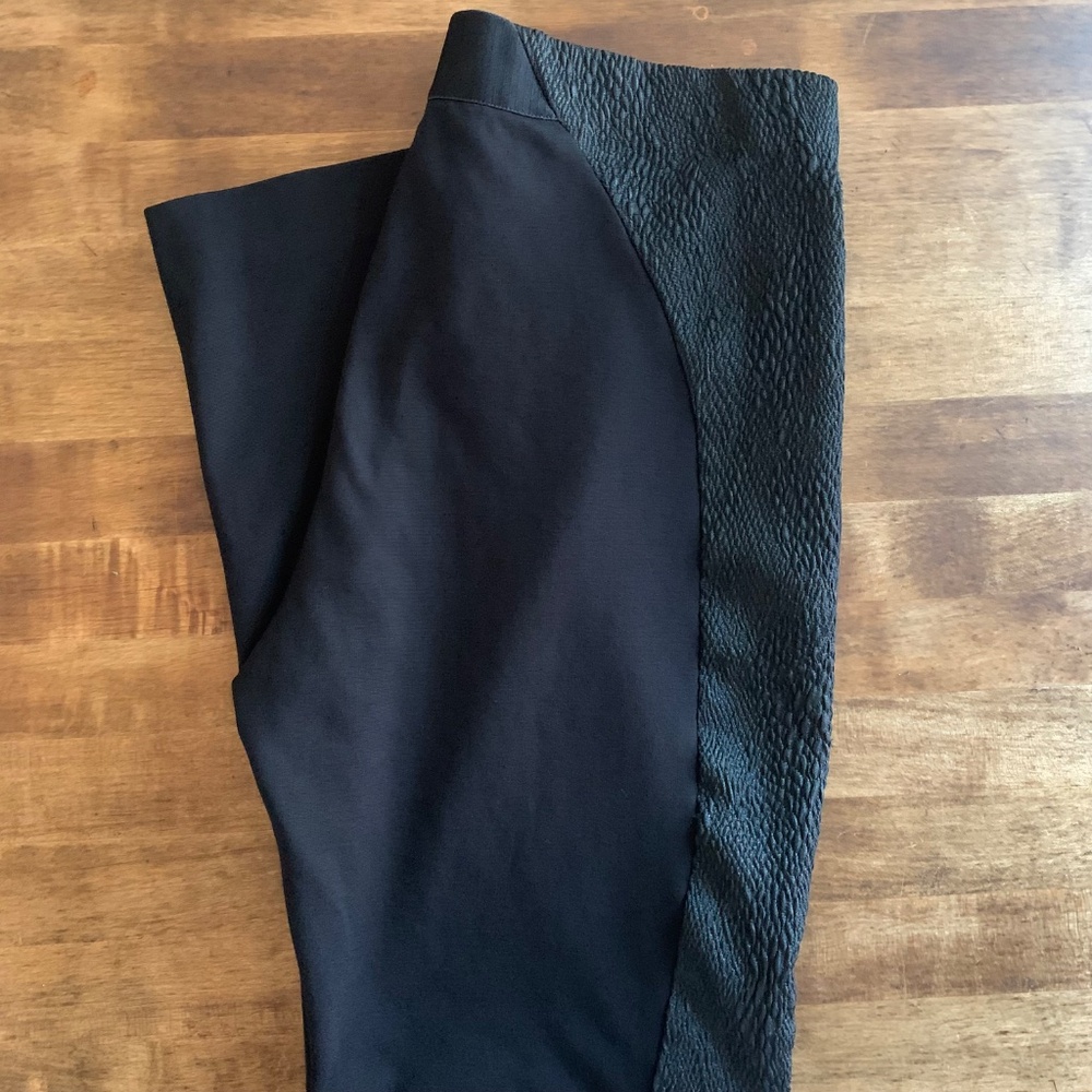 Vintage Mixed Fabric Cropped Leggings – Size 10 – Textured Panel Detail – Black